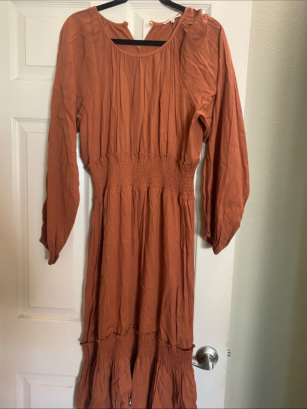 tea n rose Rust Orange V-Neck Blouse
